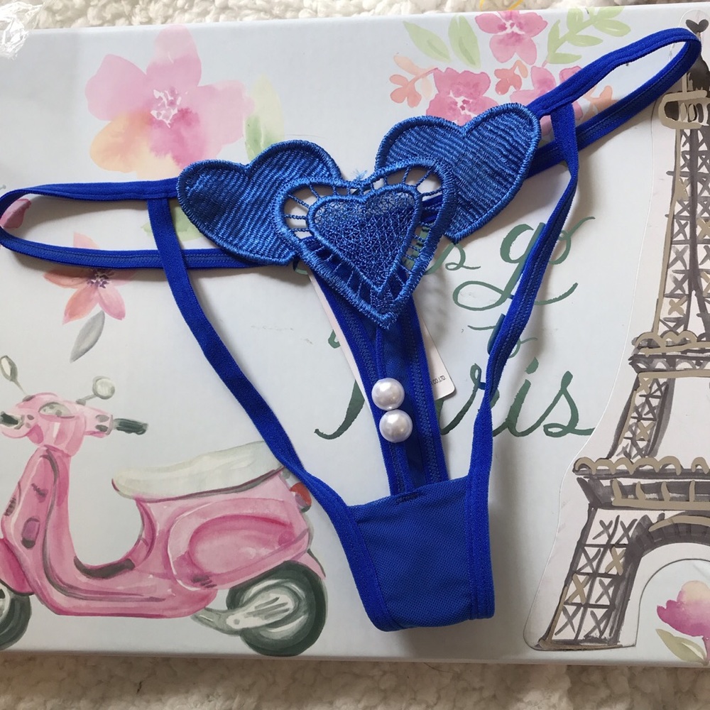 Blue heart G-string with big pearls